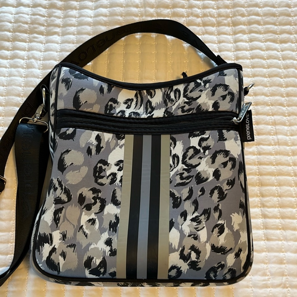 preneLove super cute messenger bag